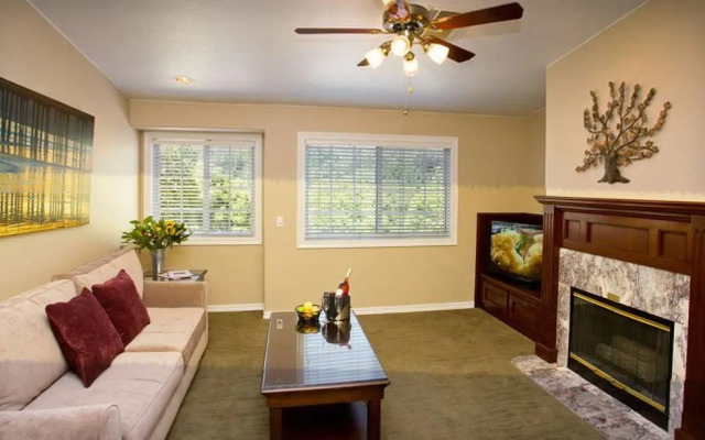 Sycamore Mineral Springs Resort