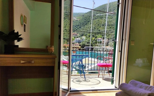 Fabulous apt. w breakfast near the sea