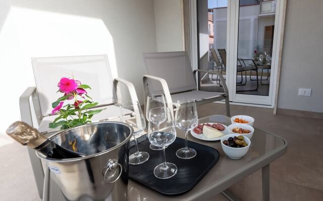 Altamarea Sea Apartments