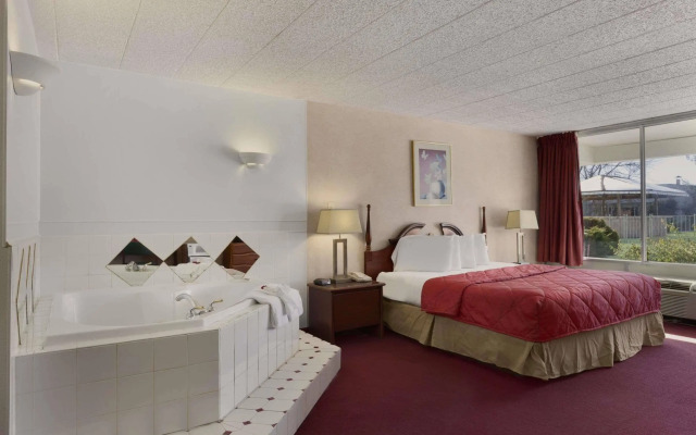 Red Carpet Inn Hazleton