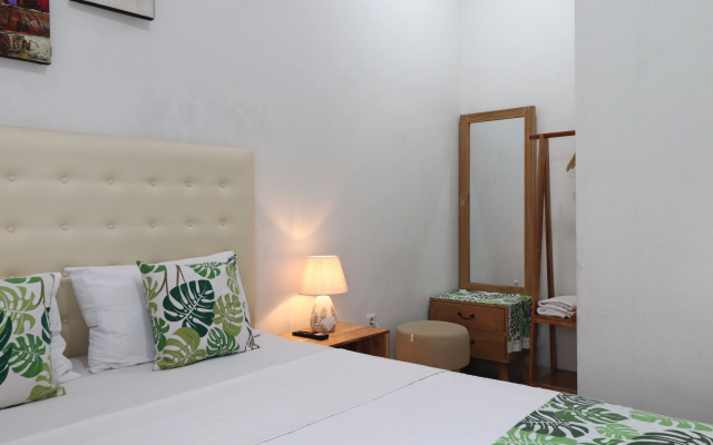 Bisma Balcony Homestay By Zuzu – Guest Rooms – Yogyakarta