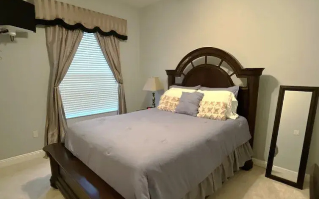Quiet Lakeview Home