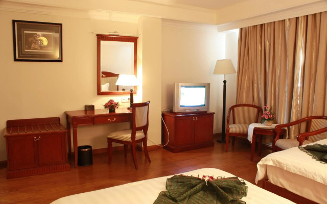 Lux Riverside Hotel & Apartment