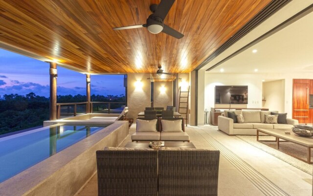 Sunny Vacation Condo 4