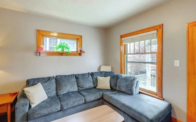 Walk to Nightlife District! Omaha Benson Bungalow
