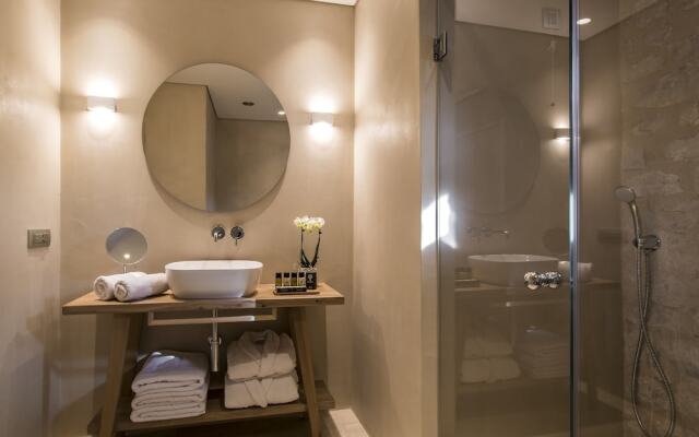 Bassa Maina Villas & Suites