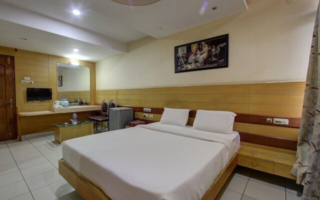 SPOT ON 40409 Hotel Rajsangam International