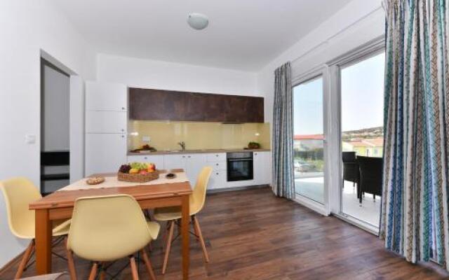 Crowonder Harbor Villa