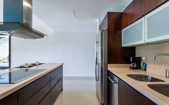 Casa Iris 2 Bedroom Condo by Redawning