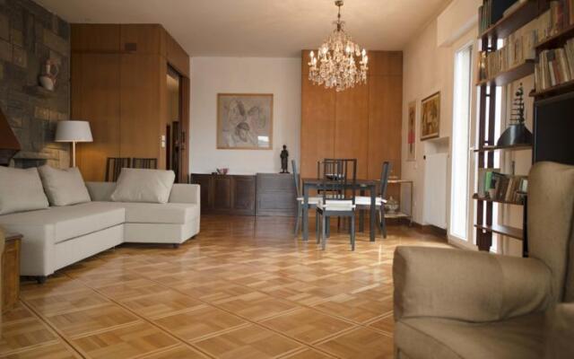 Calori Halldis Apartment