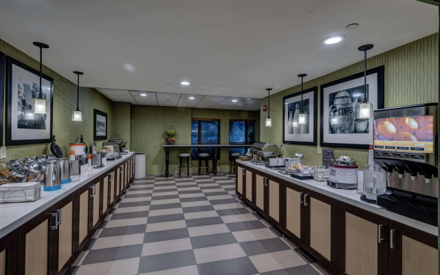 Hampton Inn Pittsburgh/Monroeville