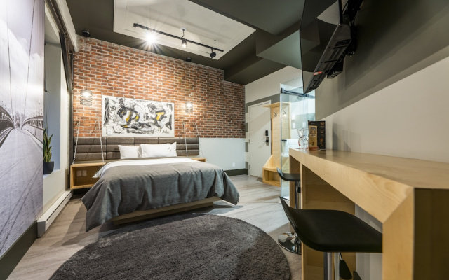 La Suite Hotel