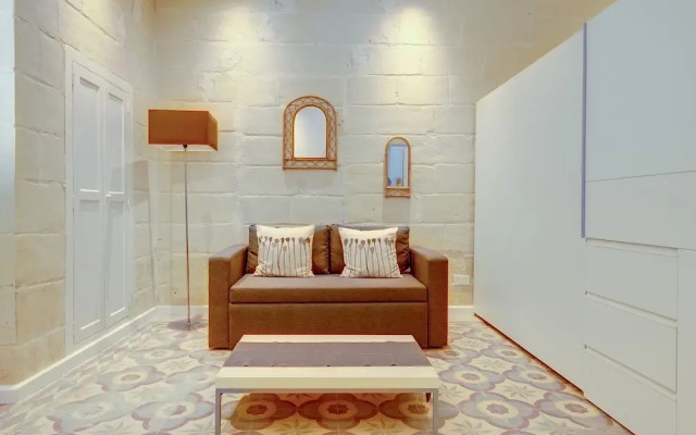 Central 1BR Apartment in Valletta