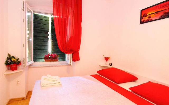 Nirvana Rooms & Apartments