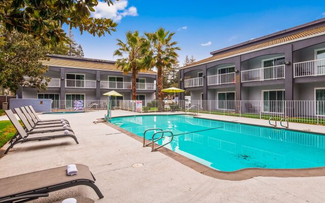 SureStay Plus Hotel by Best Western Sacramento North