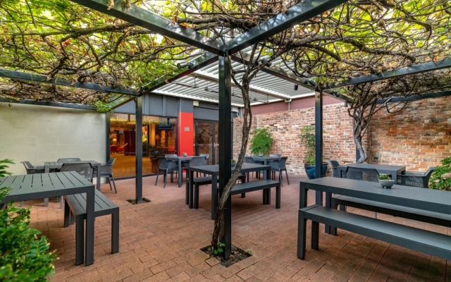 The Old Woolstore Apartment Hotel