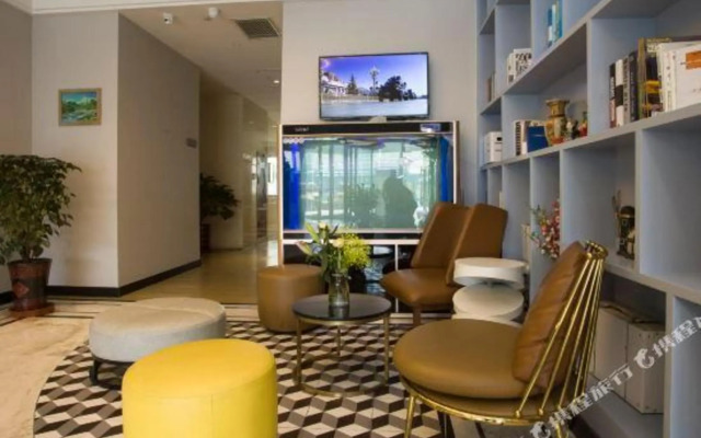 Super 8 Select Hotel