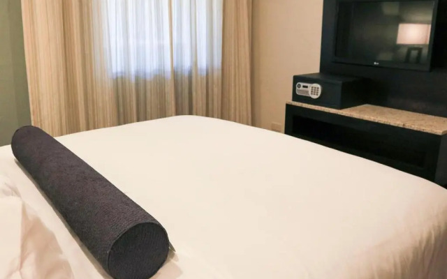 Hotel Coral And Marina