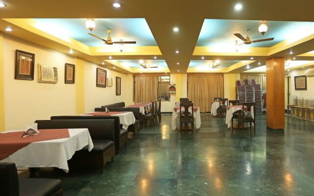 OYO 8178 Hotel Saket
