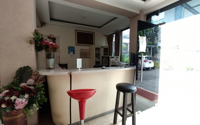 RedDoorz @ Fortune Hotel Jalan Walanda Maramis Manado