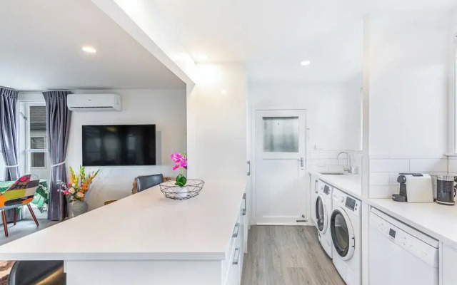 Freshly Renovated 3Br Ellerslie Home