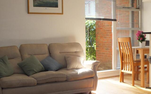 Rotherhithe apartment near park and river