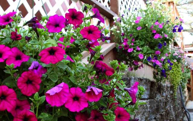 Beachside Villa Suites and Vacation Rentals