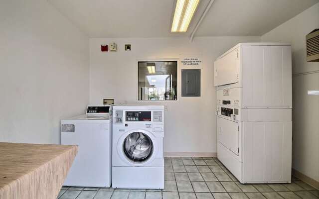 Motel 6 San Marcos, TX