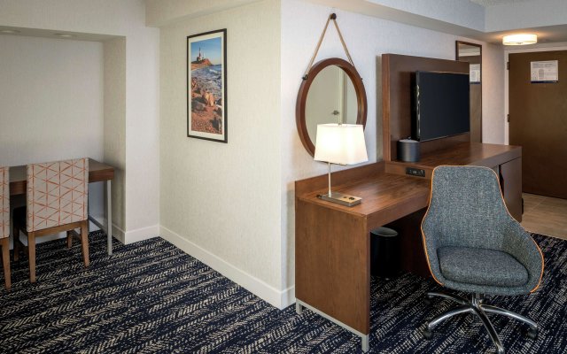 Hampton Inn Long Island / Commack