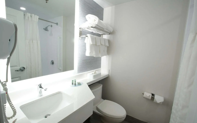 Best Western Paramus Hotel & Suites