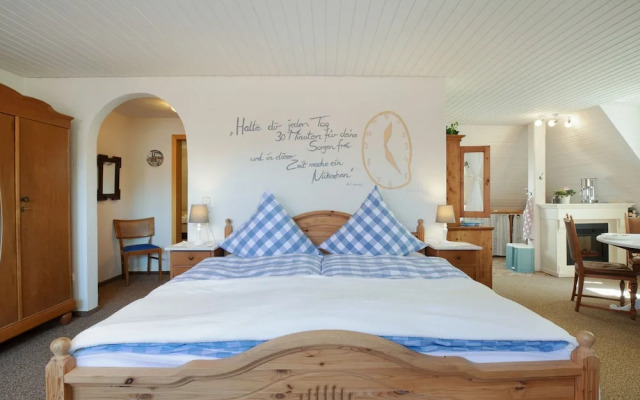 Charming Apartment in Weissenbrunn Near Forest