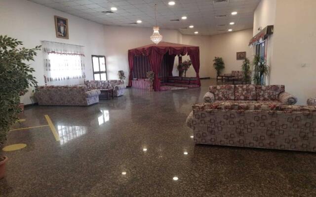 OYO 142 Al Sharqiya Sands Hotel
