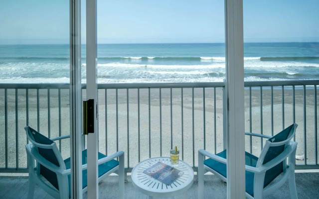 Beachfront Inn