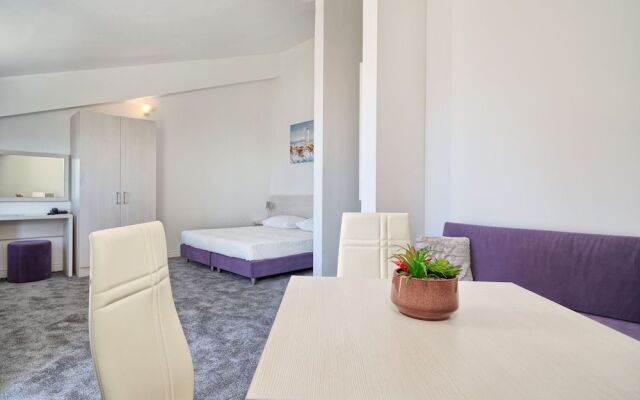 Aqua Guestrooms Kastela