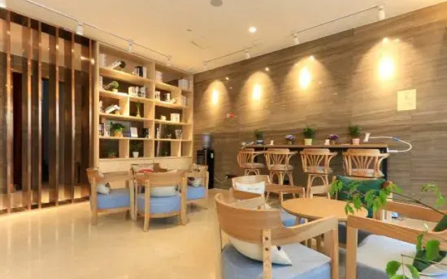 Elan Select Hotel (Hengdian Film City)