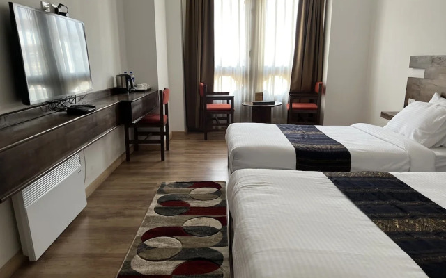 Hotel Mayto