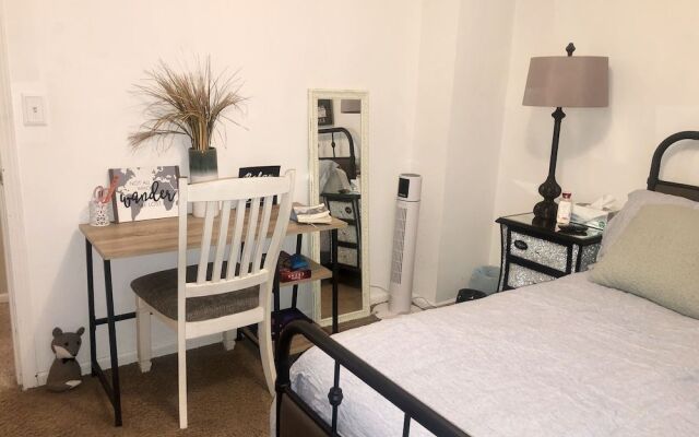 Becky & Marvels 420 Stay (Private Room)