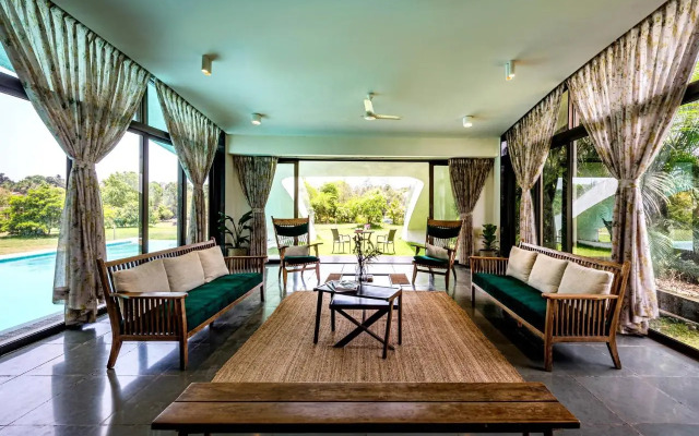 Saffron Stays Gardenia