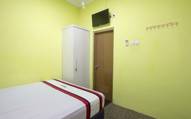 Reddoorz Plus Near Plaza Ambarukmo