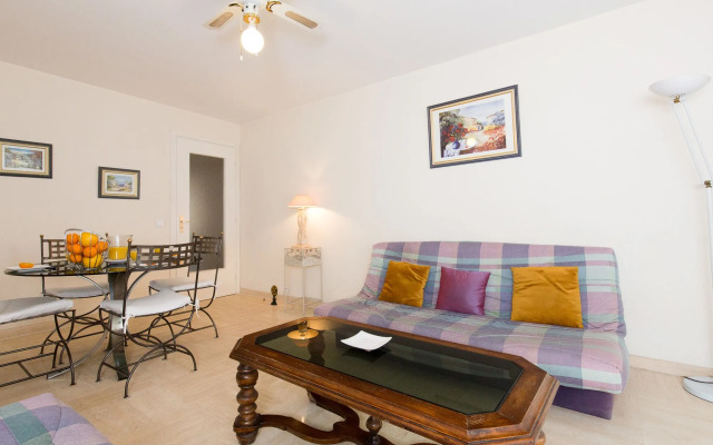 Palais Royal YourHostHelper