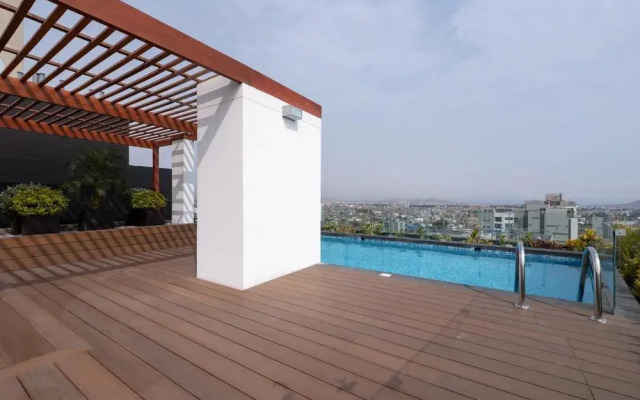 Classy 1 BR Barranco Apartment High Floor