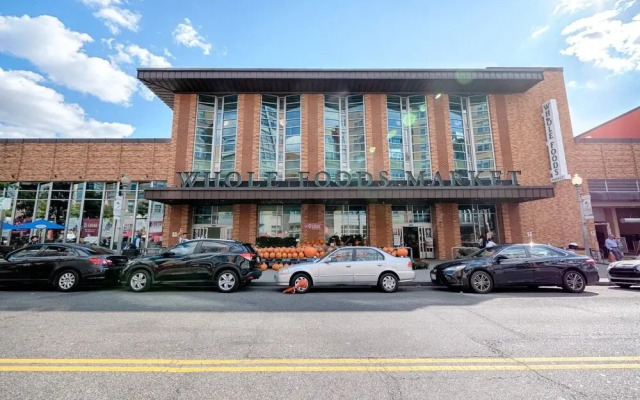 Thomas Circle Apartments by Global