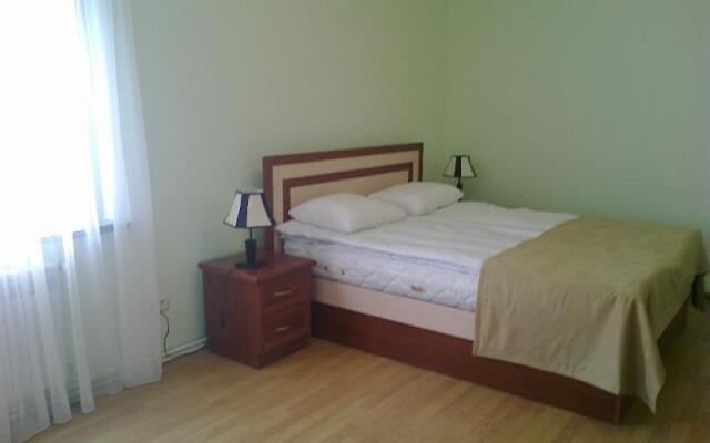 Red Hotel