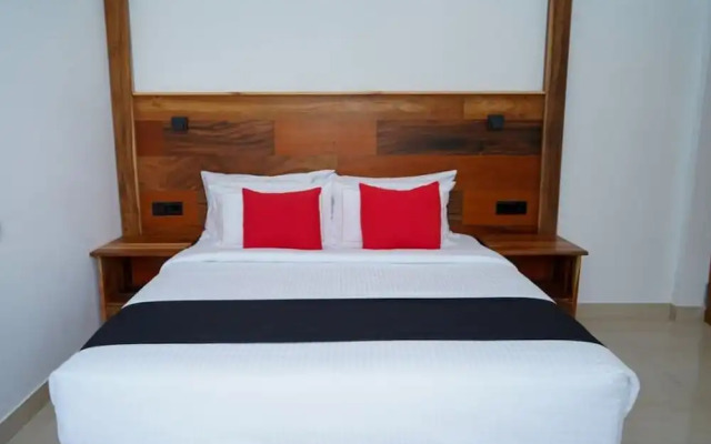 OYO 521 Kandy Grand Ocacia