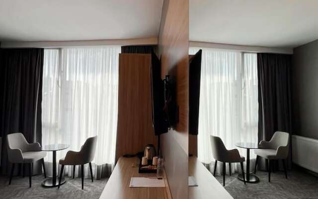 Royal Mass Airport Business Hotel