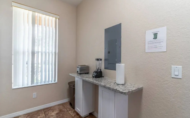 402 Regal Palms