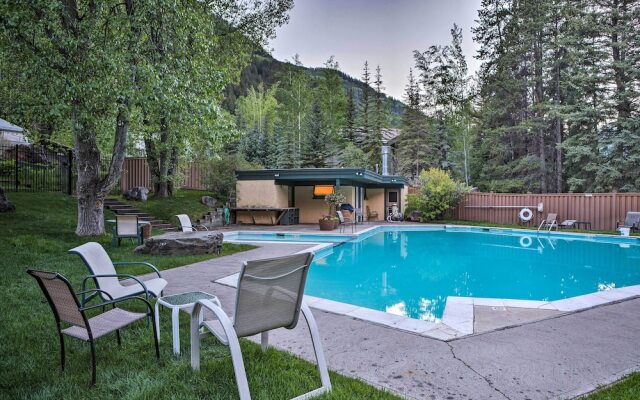 Mountain-view Vail Condo w/ Balcony + Gas Grill!