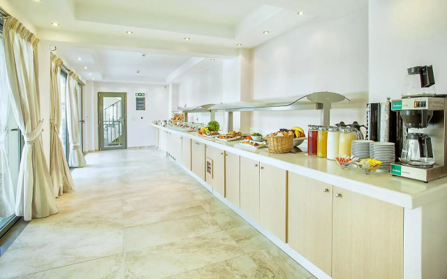 Core Hotel Polychrono