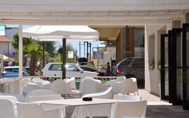 What Else Hotel