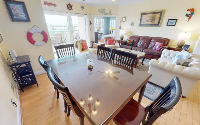 Desoto Beach Club 304